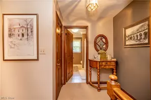 548 Squirrel Hill Dr, Youngstown, OH 44512 - Photo 27