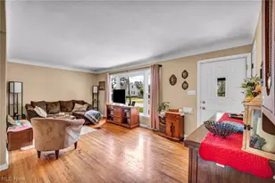 301 E 317th St, Willowick, OH 44095 - Photo 7