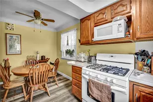 301 E 317th St, Willowick, OH 44095 - Photo 13