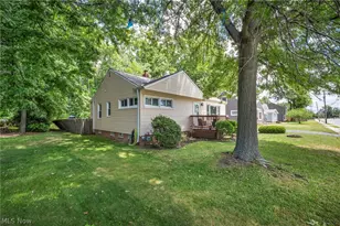 301 E 317th St, Willowick, OH 44095 - Photo 3