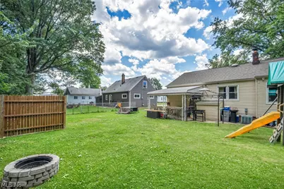 301 E 317th Street, Willowick, OH 44095 - Photo 25
