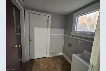 909 Bradshaw Avenue, East Liverpool, OH 43920 - Photo 9