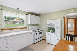 937 Pineview Ave SE, North Canton, OH 44720 - Photo 7