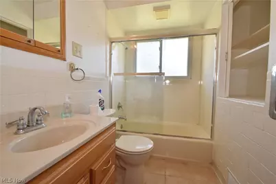 6208 Sylvia Drive, Brook Park, OH 44142 - Photo 15