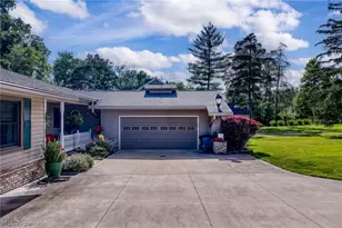 3270 Harris Rd, Grandview Heights, OH 44147 - Photo 3