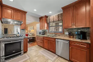 3270 Harris Rd, Grandview Heights, OH 44147 - Photo 15