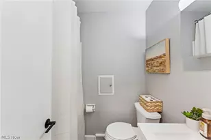 432 Mackinaw Ave, Bath, OH 44333 - Photo 15