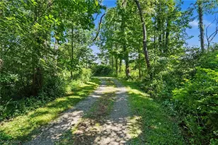 2216 N Medina Line Rd, Akron, OH 44333 - Photo 41