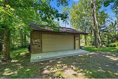 2216 N Medina Line Road, Akron, OH 44333 - Photo 33
