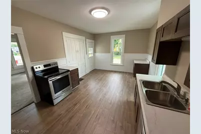 520 E 4th Street, Dover, OH 44622 - Photo 3
