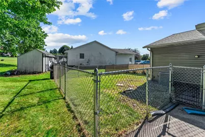 7391 Hidden Glen Drive, Amherst, OH 44001 - Photo 9