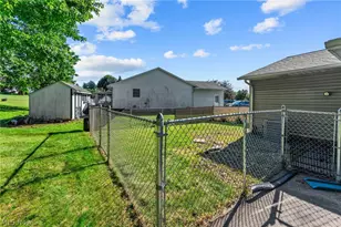 7391 Hidden Glen Dr, Amherst, OH 44001 - Photo 9