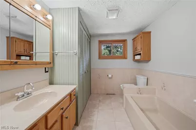 5155 Oakvale Street SW, Canton, OH 44706 - Photo 17