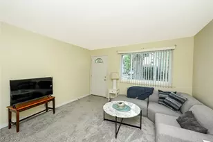 51 Devonshire Dr, Akron, OH 44312 - Photo 9