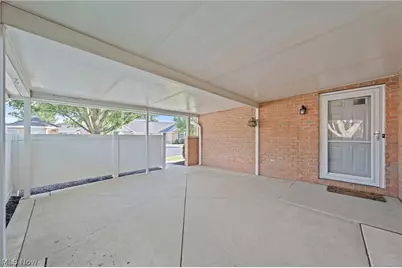 1543 Danube Drive NW, Uniontown, OH 44685 - Photo 3
