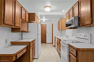 1543 Danube Dr NW, Uniontown, OH 44685 - Photo 15
