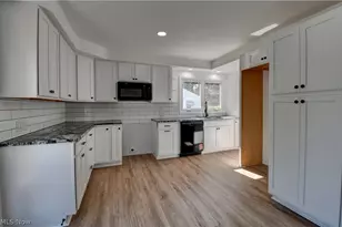 431 Cedar Ln, New Philadelphia, OH 44663 - Photo 5