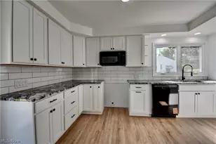431 Cedar Ln, New Philadelphia, OH 44663 - Photo 13