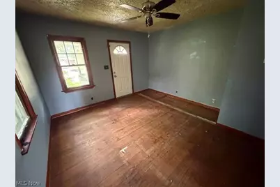 950 Silvercrest Avenue, Akron, OH 44314 - Photo 3