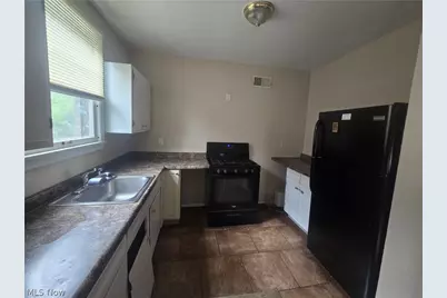 1872 Cordova Avenue, Youngstown, OH 44504 - Photo 7