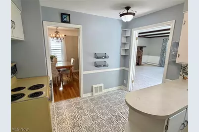 1403 Croyden Road, Lyndhurst, OH 44124 - Photo 15