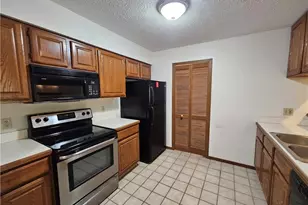 8605 Scenicview Dr, Grandview Heights, OH 44147 - Photo 7
