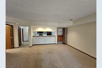 8605 Scenicview Drive #203, Grandview Heights, OH 44147 - Photo 5
