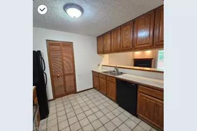 8605 Scenicview Drive #203, Grandview Heights, OH 44147 - Photo 9