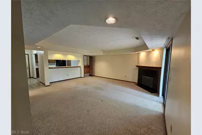 8605 Scenicview Drive #203, Grandview Heights, OH 44147 - Photo 7