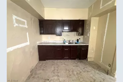10006 Somerset Avenue, Loveland, OH 44108 - Photo 9