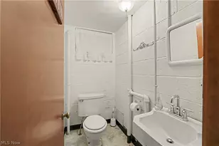 19909 Malvern Rd, Huber Heights, OH 44122 - Photo 39