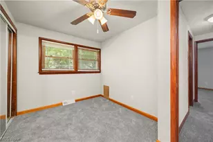 4905 Pinewood Dr, Sheffield Lake, OH 44054 - Photo 17