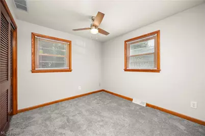 4905 Pinewood Drive, Sheffield Lake, OH 44054 - Photo 19