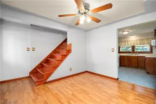 4905 Pinewood Dr, Sheffield Lake, OH 44054 - Photo 7