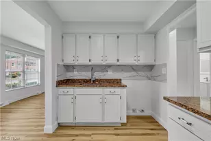 3279 Warrensville Center Rd, Huber Heights, OH 44122 - Photo 9