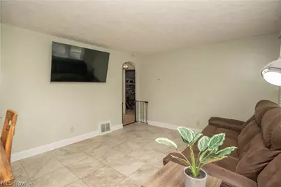184 Ambrose Avenue NW, Canton, OH 44708 - Photo 3