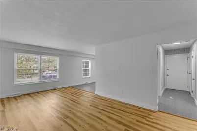 3279 Warrensville Center Road #15D, Huber Heights, OH 44122 - Photo 3