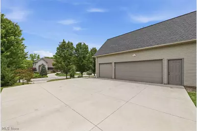 728 Pinewood Drive, Boston Heights, OH 44236 - Photo 3