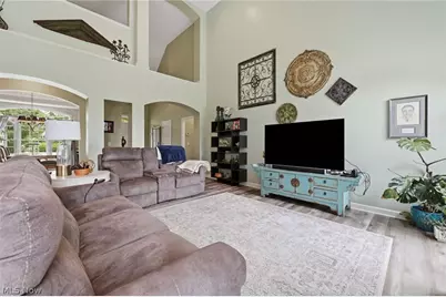 728 Pinewood Drive, Boston Heights, OH 44236 - Photo 11