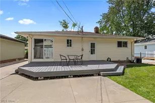 319 Erieview Blvd, Sheffield Lake, OH 44054 - Photo 33