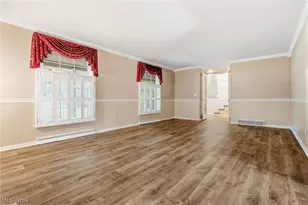 2211 Hunting Valley St NW, North Canton, OH 44720 - Photo 7