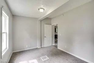 340 Crosby St, Akron, OH 44303 - Photo 7