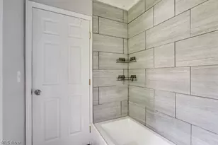 340 Crosby St, Akron, OH 44303 - Photo 9