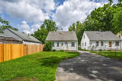 18401 Parkmount Avenue, Loveland, OH 44135 - Photo 19