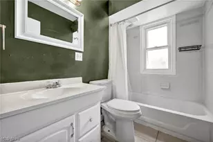 18401 Parkmount Ave, Loveland, OH 44135 - Photo 9