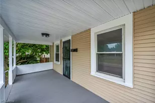 825 Dan St, Akron, OH 44310 - Photo 5