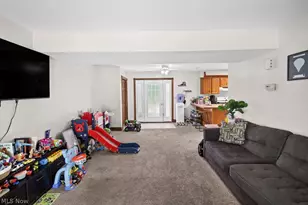 547 E Main St, Ravenna, OH 44266 - Photo 9