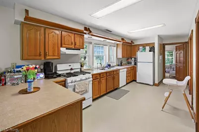 547 E Main Street, Ravenna, OH 44266 - Photo 11