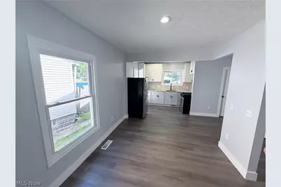 337 Lucas Street, Barberton, OH 44203 - Photo 5