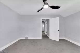 337 Lucas St, Barberton, OH 44203 - Photo 21